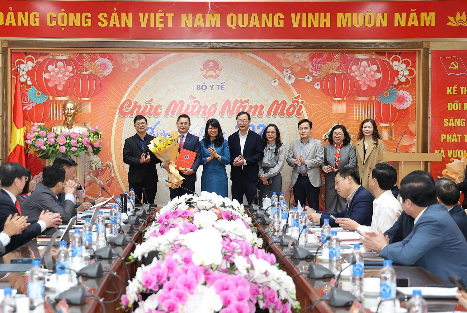 Bộ trưởng Đào Hồng Lan trao quyết định bổ nhiệm lại Tổng Biên tập Báo Sức khoẻ và Đời sống, bổ nhiệm lãnh đạo Vụ Pháp chế, Hội đồng Y khoa Quốc gia- Ảnh 9. Bộ trưởng Đào Hồng Lan trao quyết định bổ nhiệm lại Tổng Biên tập Báo Sức khoẻ và Đời sống, bổ nhiệm lãnh đạo Vụ Pháp chế, Hội đồng Y khoa Quốc gia- Ảnh 9.