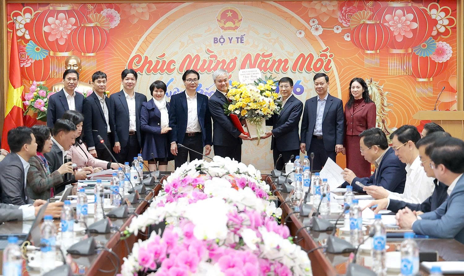 Bộ trưởng Đào Hồng Lan trao quyết định bổ nhiệm lại Tổng Biên tập Báo Sức khoẻ và Đời sống, bổ nhiệm lãnh đạo Vụ Pháp chế, Hội đồng Y khoa Quốc gia- Ảnh 7. Bộ trưởng Đào Hồng Lan trao quyết định bổ nhiệm lại Tổng Biên tập Báo Sức khoẻ và Đời sống, bổ nhiệm lãnh đạo Vụ Pháp chế, Hội đồng Y khoa Quốc gia- Ảnh 7.