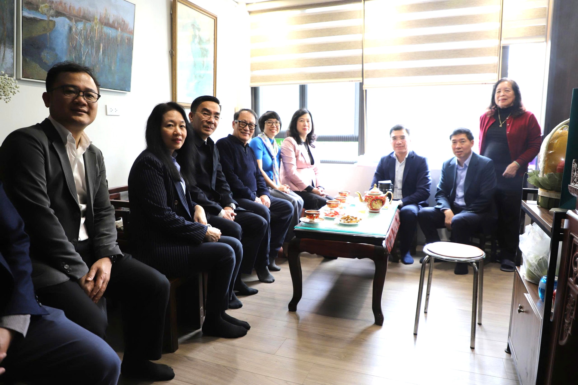 Bộ trưởng Đào Hồng Lan chúc Tết gia đình lãnh đạo Bộ tiền nhiệm, thăm hỏi thân nhân Liệt sĩ – Bác sĩ Đặng Thùy Trâm- Ảnh 5.