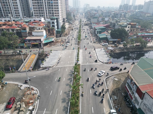 Giao thông thông thoáng ngày đầu thông xe đường Vành đai 2,5 và hầm chui Kim Đồng- Ảnh 8. Giao thông thông thoáng ngày đầu thông xe đường Vành đai 2,5 và hầm chui Kim Đồng- Ảnh 8.