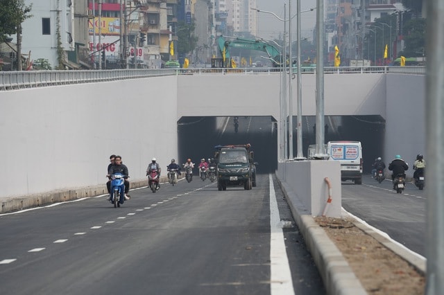 Giao thông thông thoáng ngày đầu thông xe đường Vành đai 2,5 và hầm chui Kim Đồng- Ảnh 9. Giao thông thông thoáng ngày đầu thông xe đường Vành đai 2,5 và hầm chui Kim Đồng- Ảnh 9.