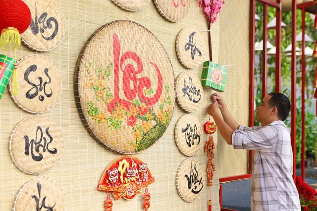 Chưa khai mạc, đường hoa Phú Mỹ Hưng đã hút khách- Ảnh 11.