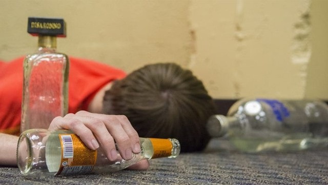 Uống rượu bia ngày Tết như thế nào để đỡ hại sức khỏe?- Ảnh 2. Uống rượu bia ngày Tết như thế nào để đỡ hại sức khỏe?- Ảnh 2.