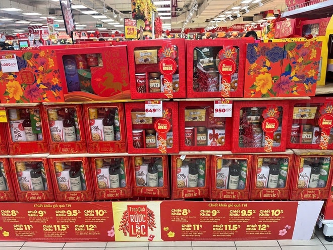 Siêu thị rực rỡ sắc xuân, người dân tấp nập mua sắm dịp cận Tết- Ảnh 9.