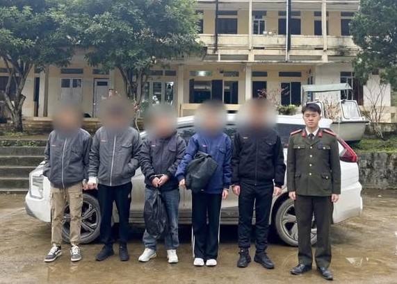 Phát hiện 5 người Trung Quốc xuất nhập cảnh trái phép- Ảnh 1. Phát hiện 5 người Trung Quốc xuất nhập cảnh trái phép- Ảnh 1.