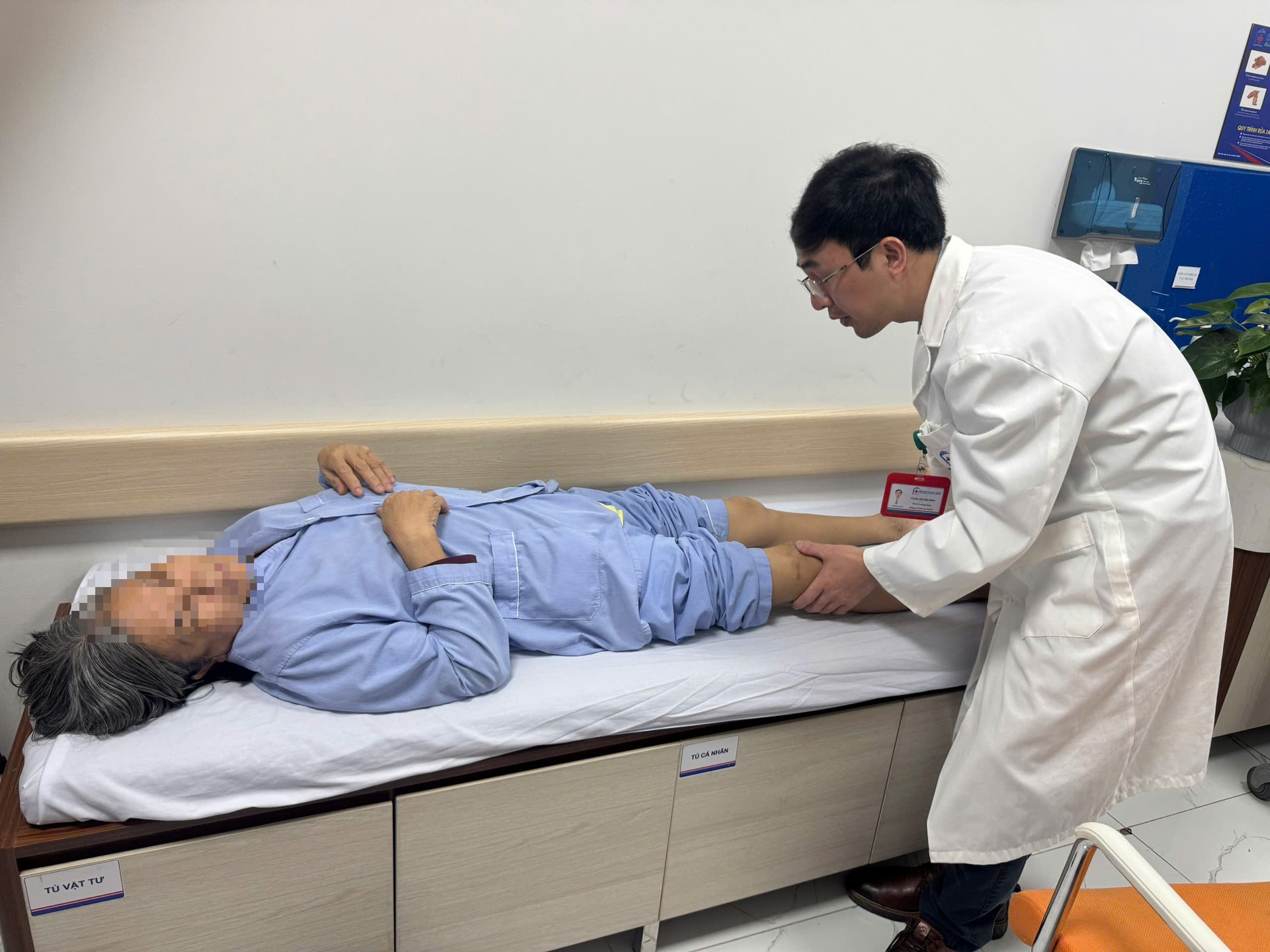 Nhiều bệnh nhân được 'giải thoát' đau khớp triền miên, tự tin sải bước đi chúc Tết- Ảnh 1.