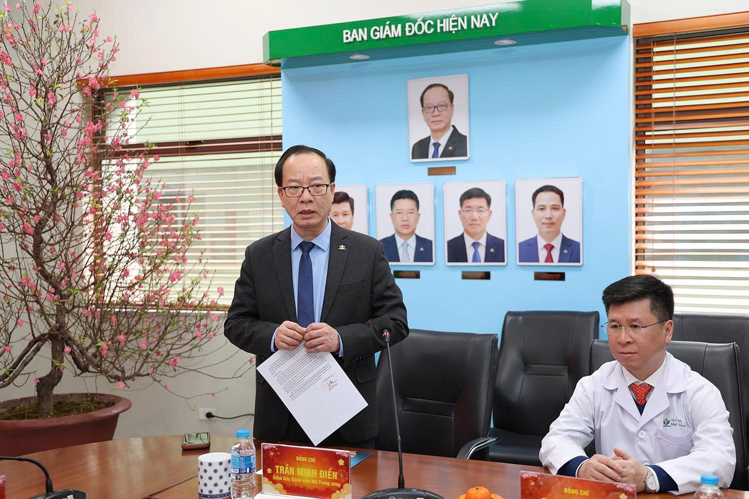 Thứ trưởng Thường trực Vũ Mạnh Hà thăm, chúc Tết, kiểm tra công tác khám chữa bệnh tại Bệnh viện Nhi và Mắt TW- Ảnh 5. Thứ trưởng Thường trực Vũ Mạnh Hà thăm, chúc Tết, kiểm tra công tác khám chữa bệnh tại Bệnh viện Nhi và Mắt TW- Ảnh 5.