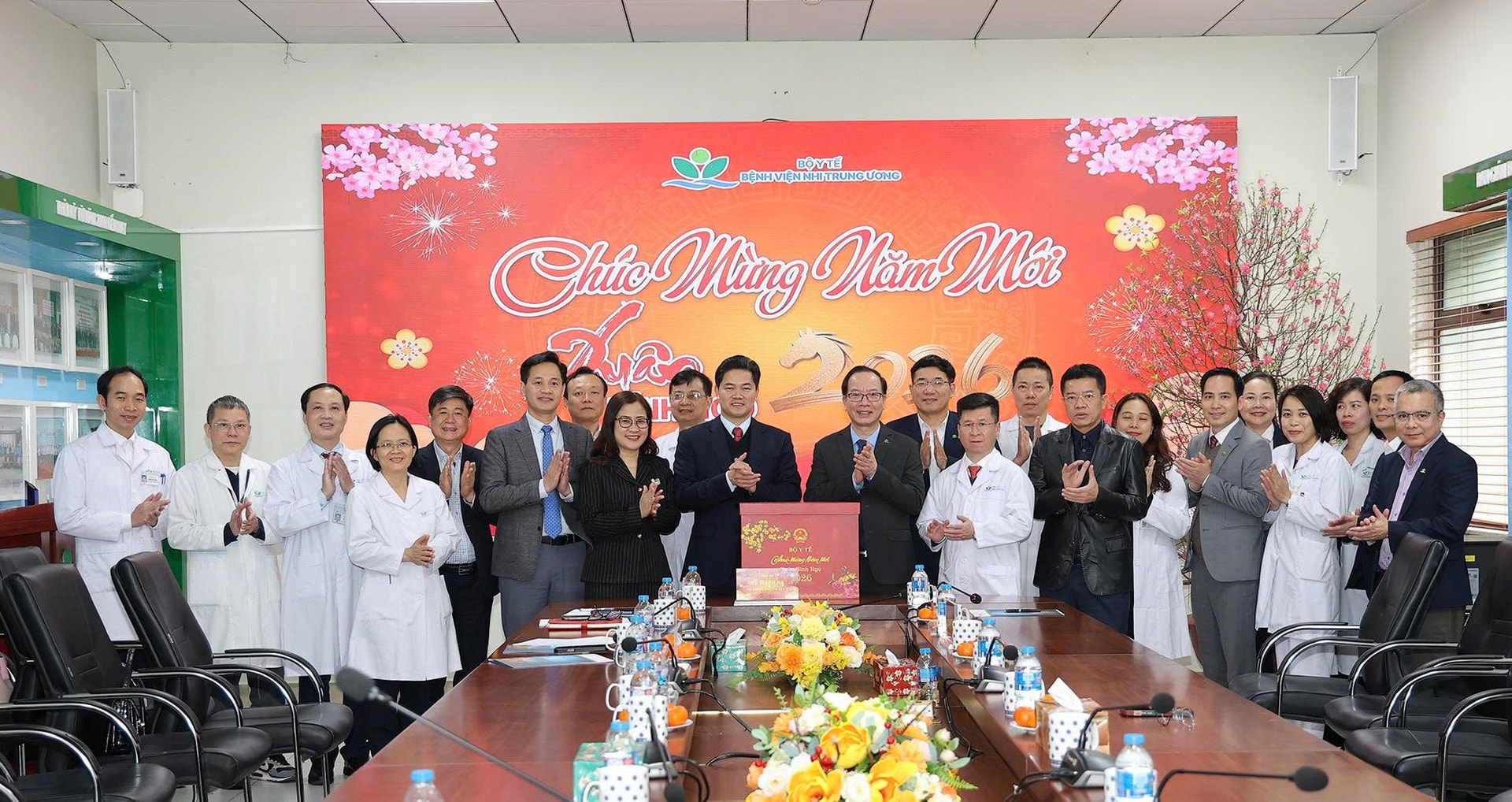 Thứ trưởng Thường trực Vũ Mạnh Hà thăm, chúc Tết, kiểm tra công tác khám chữa bệnh tại Bệnh viện Nhi và Mắt TW- Ảnh 6. Thứ trưởng Thường trực Vũ Mạnh Hà thăm, chúc Tết, kiểm tra công tác khám chữa bệnh tại Bệnh viện Nhi và Mắt TW- Ảnh 6.