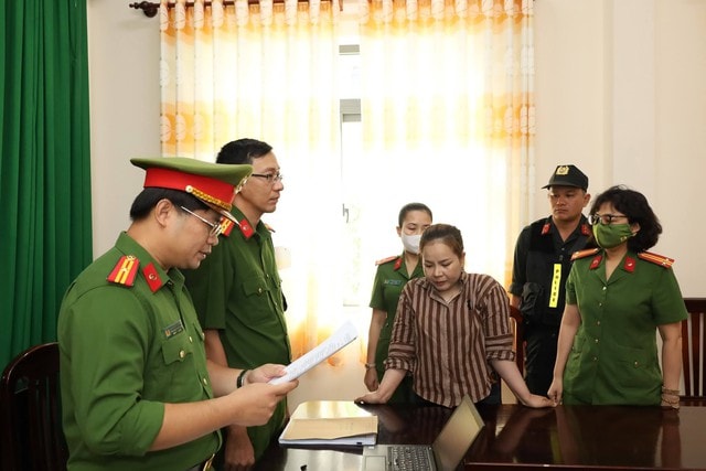 Khởi tố, bắt tạm giam 2 tiểu thương bán thịt nhiễm dịch tả lợn châu Phi- Ảnh 1.