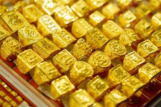 Chốt giá vàng hôm nay ngày 12/2 đảo chiều giảm mạnh- Ảnh 1.