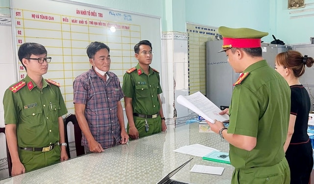 Vay tiền nhưng không trả, người đàn ông bị bắt giam- Ảnh 1. Vay tiền nhưng không trả, người đàn ông bị bắt giam- Ảnh 1.