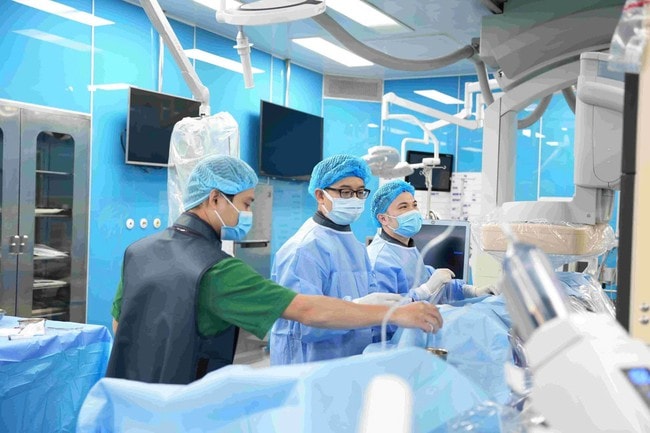 Cấp cứu thành công sản phụ dân tộc Dao băng huyết nặng sau sinh bằng kỹ thuật nút mạch hiện đại- Ảnh 1. Cấp cứu thành công sản phụ dân tộc Dao băng huyết nặng sau sinh bằng kỹ thuật nút mạch hiện đại- Ảnh 1.