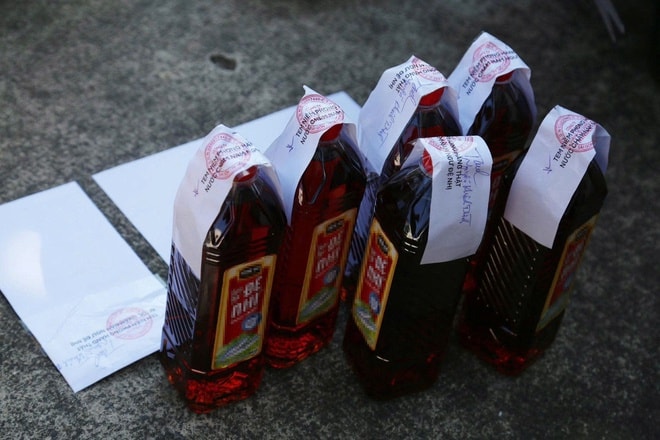 TPHCM: Triệt xóa đường dây sản xuất, buôn bán thực phẩm giả các nhãn hiệu nổi tiếng- Ảnh 2.