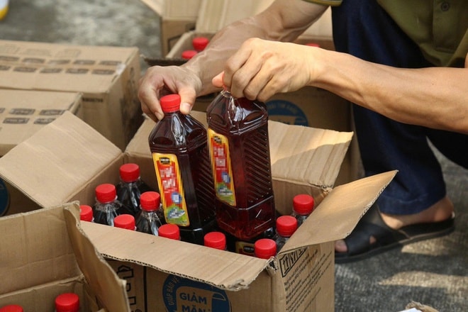 TPHCM: Triệt xóa đường dây sản xuất, buôn bán thực phẩm giả các nhãn hiệu nổi tiếng- Ảnh 3.