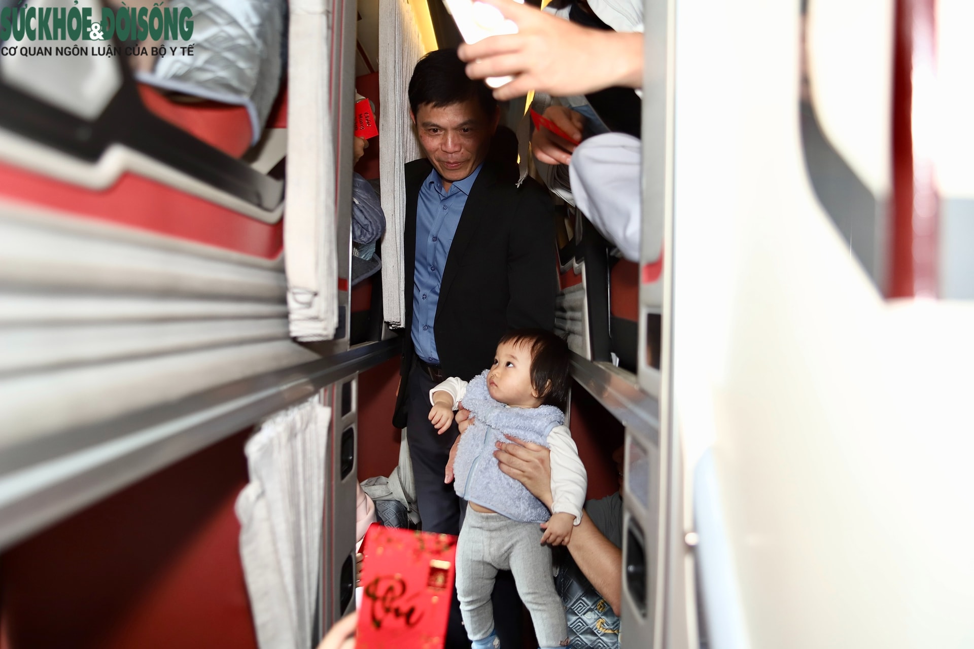 Lãnh đạo Bộ Xây dựng trực tiếp thị sát các bến xe Hà Nội dịp cao điểm Tết- Ảnh 4. Lãnh đạo Bộ Xây dựng trực tiếp thị sát các bến xe Hà Nội dịp cao điểm Tết- Ảnh 4.