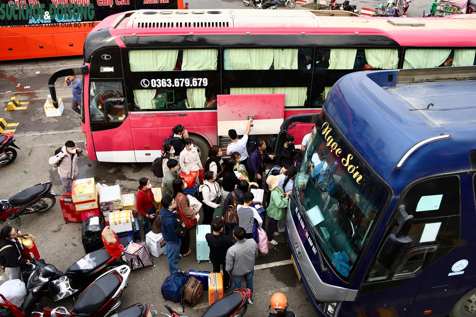 Người dân chen chân lên xe về quê đón Tết, các bến xe Hà Nội dự kiến tăng khách gấp 3 đến 4 lần- Ảnh 13.