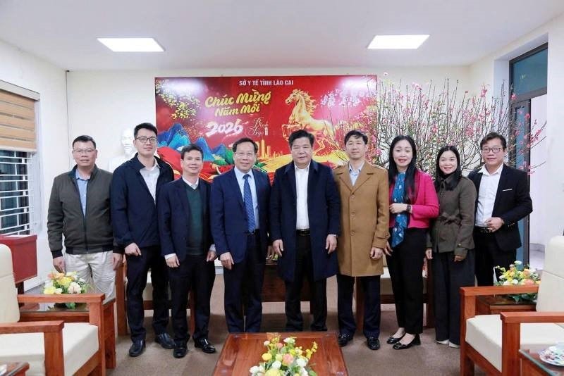 Thứ trưởng Lê Đức Luận thăm, chúc Tết các cơ sở y tế trên địa bàn tỉnh Lào Cai- Ảnh 3.