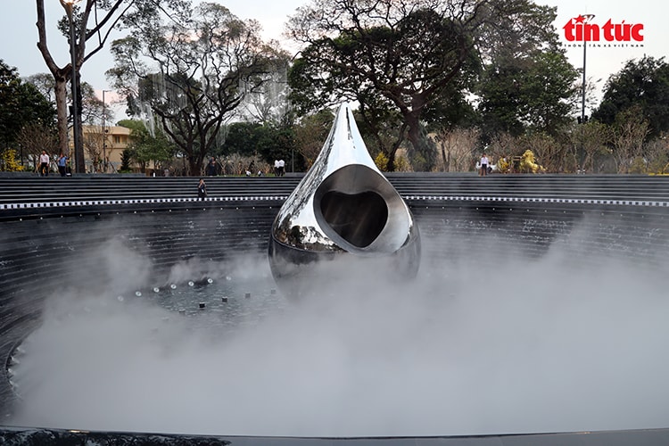 TP Hồ Chí Minh khánh thành công viên tưởng niệm nạn nhân COVID-19- Ảnh 1.