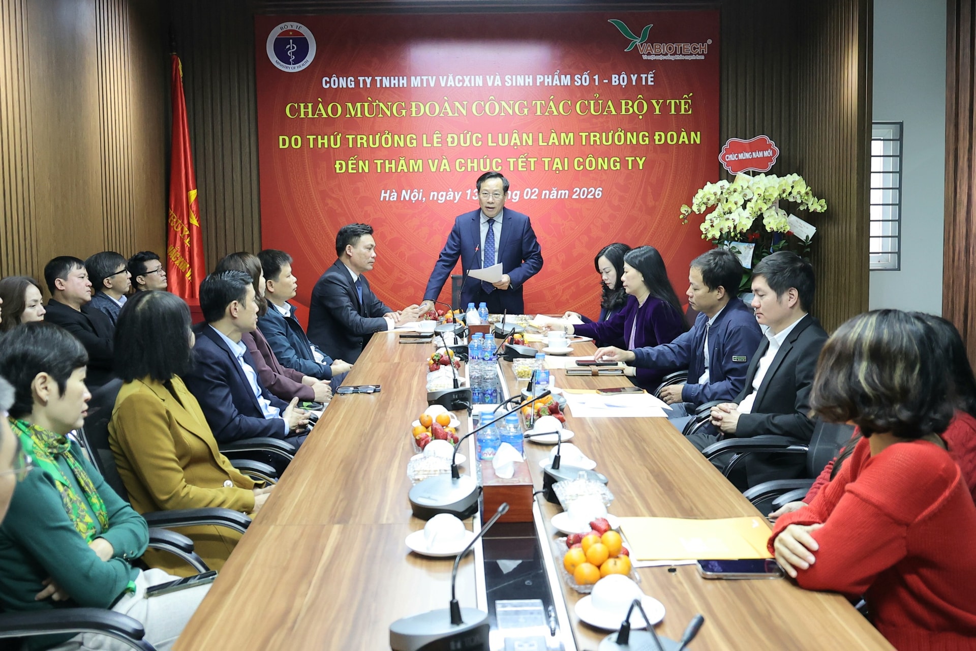 Thứ trưởng Lê Đức Luận thăm, chúc Tết, kiểm tra công tác khám chữa bệnh tại 2 bệnh viện và công ty vắc xin - Ảnh 5.