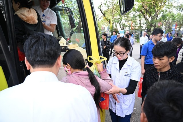 ‘Chuyến xe yêu thương’ cùng Long Châu mang Tết đến với bệnh nhân có hoàn cảnh khó khăn- Ảnh 2.
