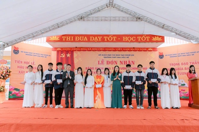 Từ nội lực đến vinh danh cấp Nhà nước: dấu ấn 5 năm bứt phá của trường THPT Mai Hắc Đế- Ảnh 4. Từ nội lực đến vinh danh cấp Nhà nước: dấu ấn 5 năm bứt phá của trường THPT Mai Hắc Đế- Ảnh 4.