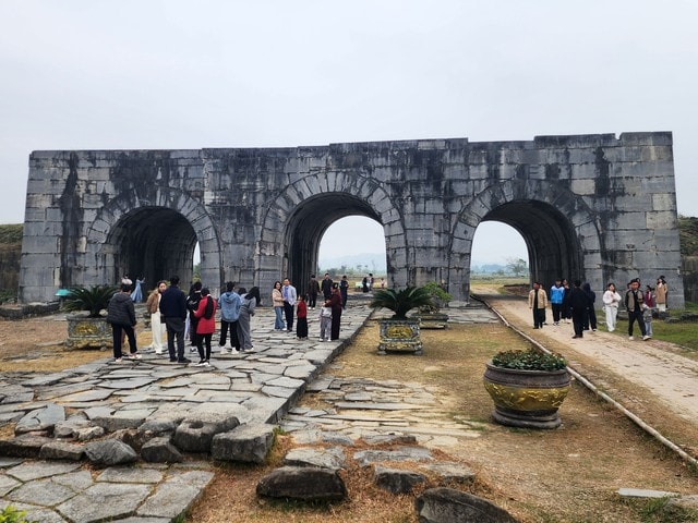 Những điểm tham quan, chiêm bái đầu xuân không thể bỏ qua ở xứ Thanh- Ảnh 3. Những điểm tham quan, chiêm bái đầu xuân không thể bỏ qua ở xứ Thanh- Ảnh 3.