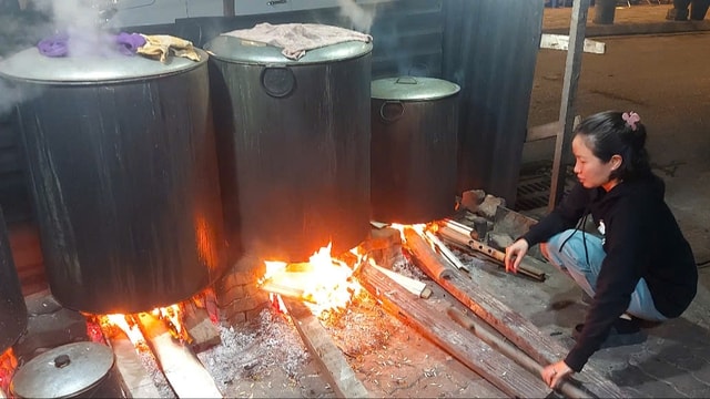 Người Hà Nội 'giữ Tết' bằng nồi bánh chưng đỏ lửa- Ảnh 1.