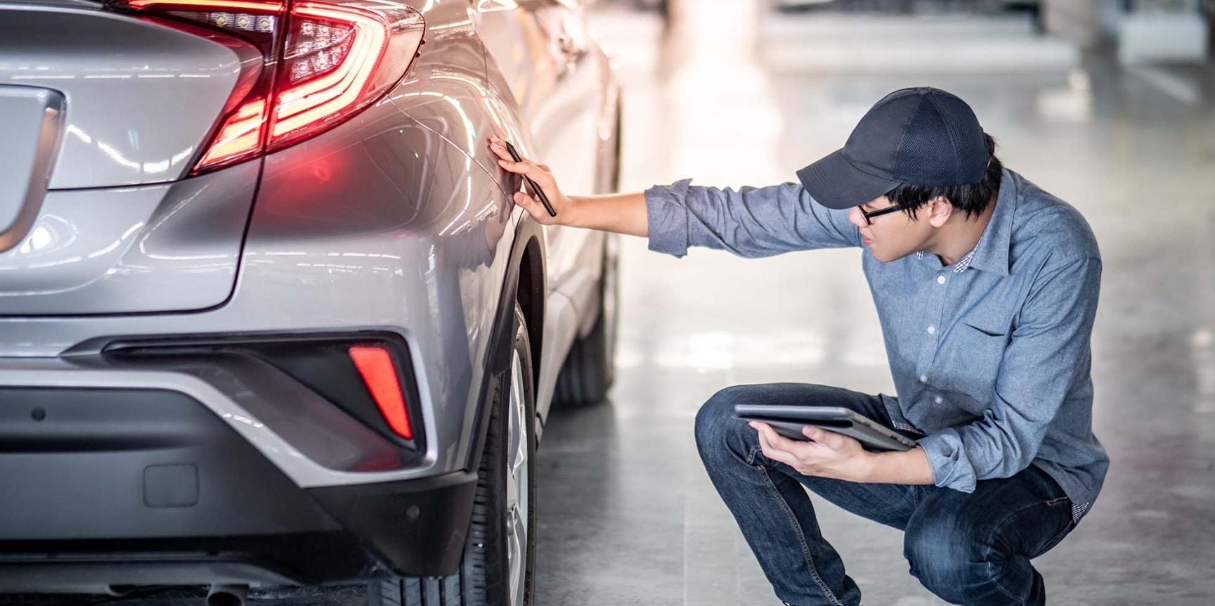 Lái xe nên kiểm tra xe ô tô kỹ càng trước các hành trình dài. (Ảnh: carcility)