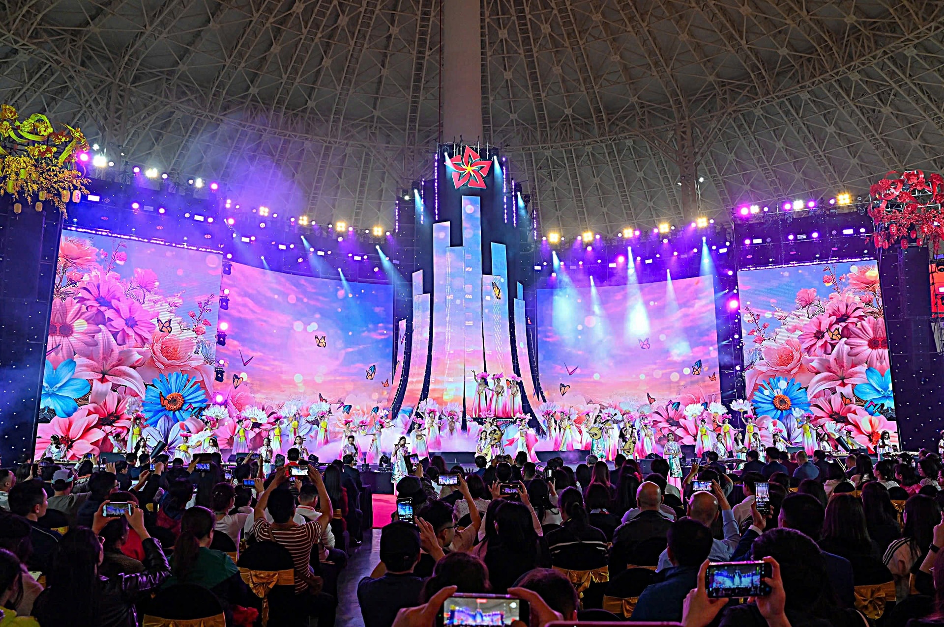 Hoành tráng Lễ bế mạc Hội chợ Mùa Xuân 2026- Ảnh 3.