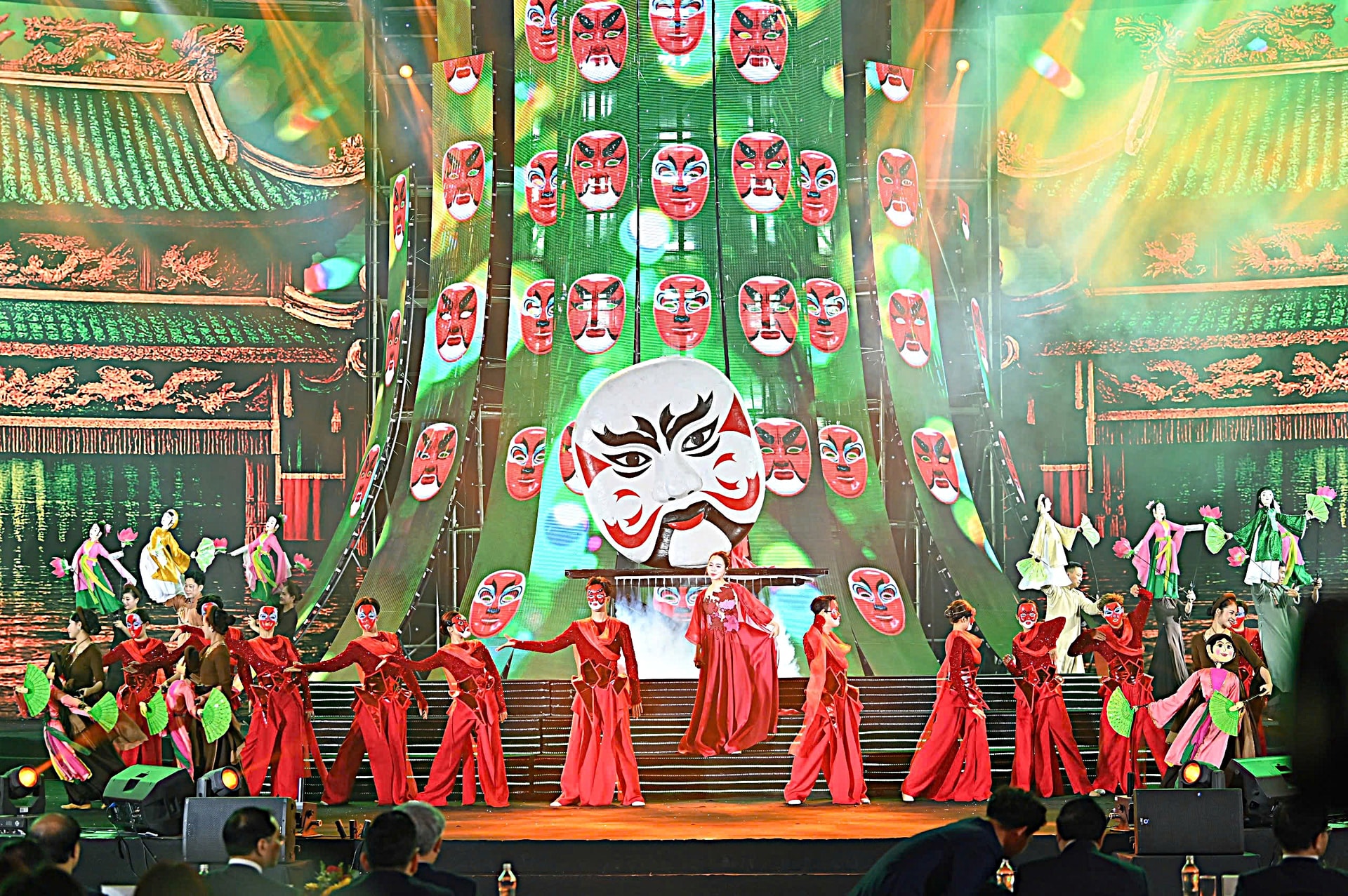 Hoành tráng Lễ bế mạc Hội chợ Mùa Xuân 2026- Ảnh 7.