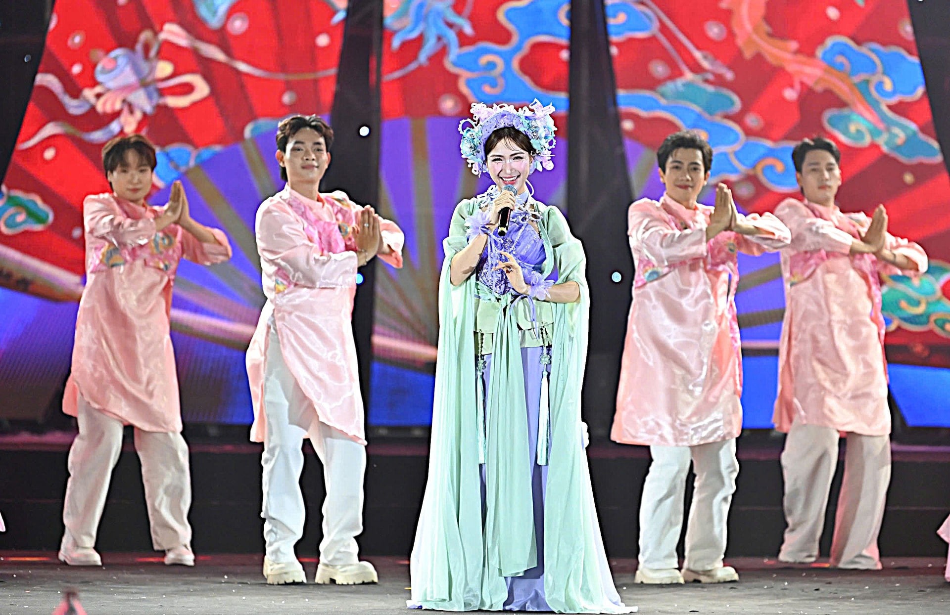 Hoành tráng Lễ bế mạc Hội chợ Mùa Xuân 2026- Ảnh 9.