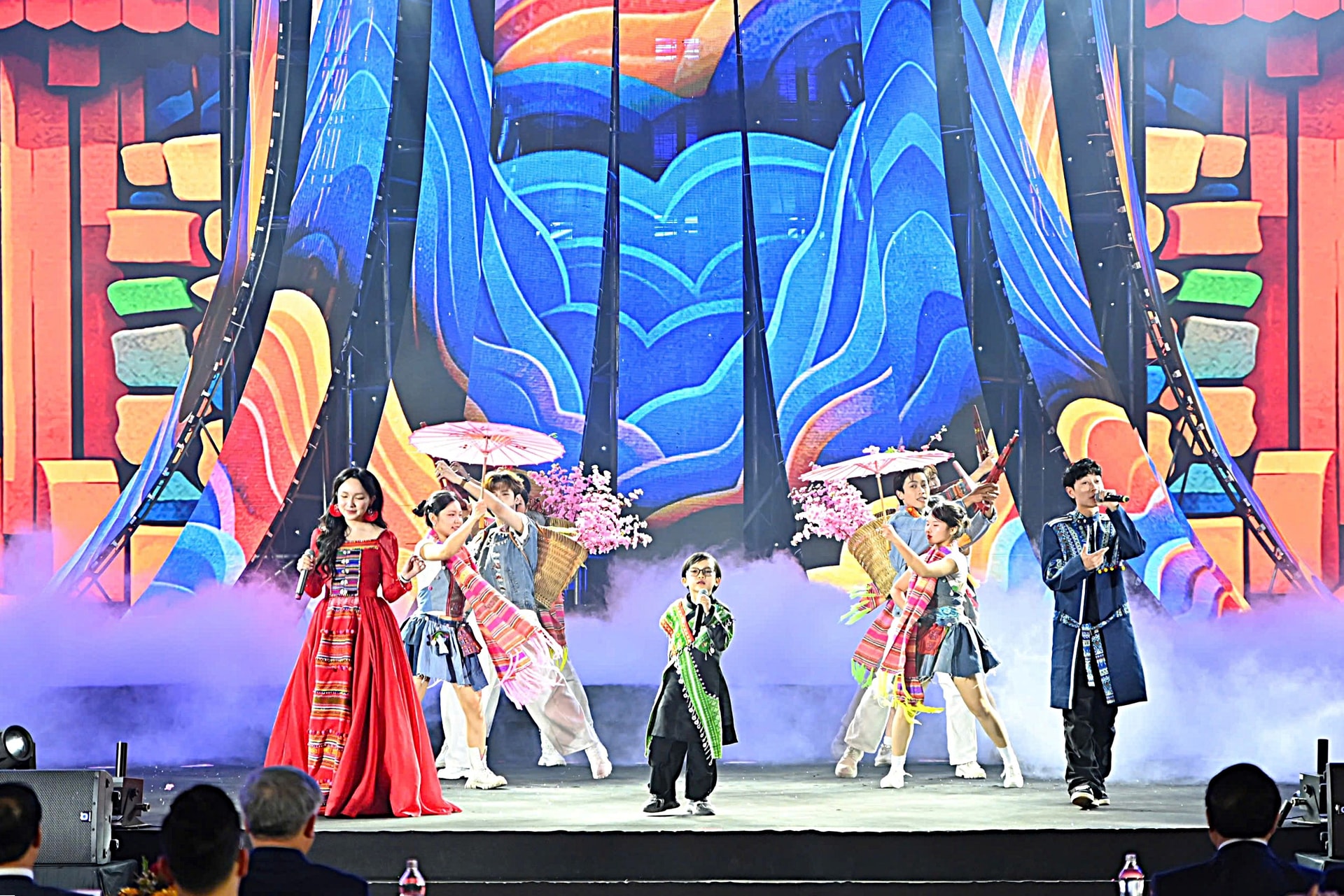 Hoành tráng Lễ bế mạc Hội chợ Mùa Xuân 2026- Ảnh 8.