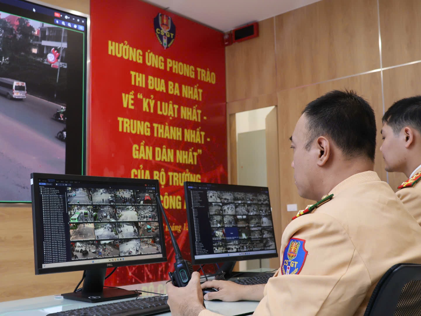 Sáng 27 Tết, phương tiện dồn về các trục vành đai, bến xe tại Hà Nội- Ảnh 4.