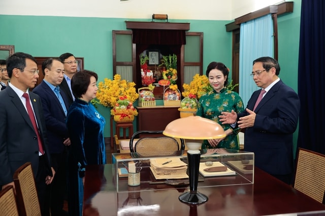 Thủ tướng dâng hương tưởng nhớ Chủ tịch Hồ Chí Minh- Ảnh 2.