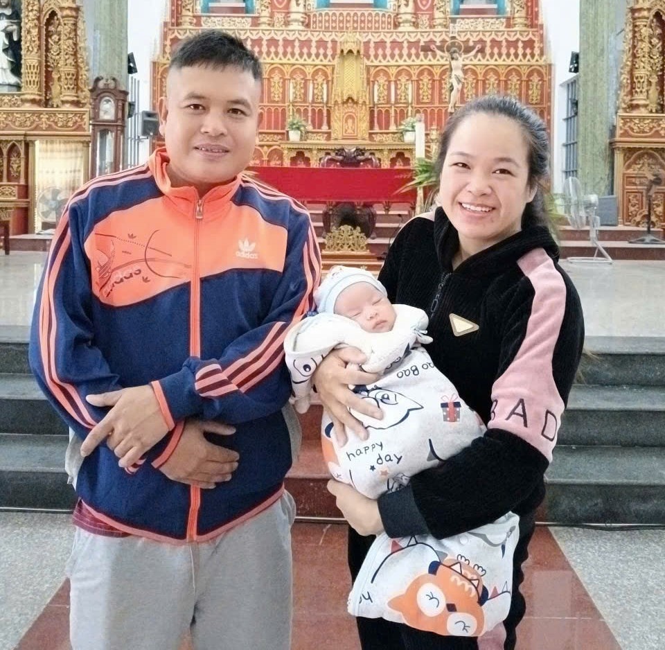 Thiên thần nhỏ mang mùa xuân đặc biệt đến với cặp vợ chồng hiếm muộn- Ảnh 2.