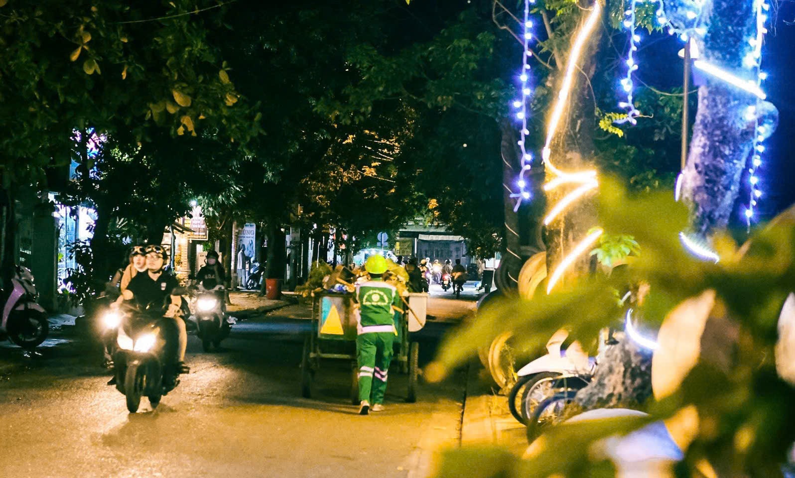 Những người làm đẹp phố phường ngày Tết- Ảnh 10.