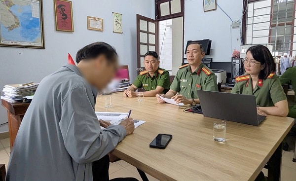 Đăng ảnh ‘ngựa mặc váy’ gây bão mạng, người đàn ông ở Đà Nẵng bị phạt 7,5 triệu đồng- Ảnh 2.