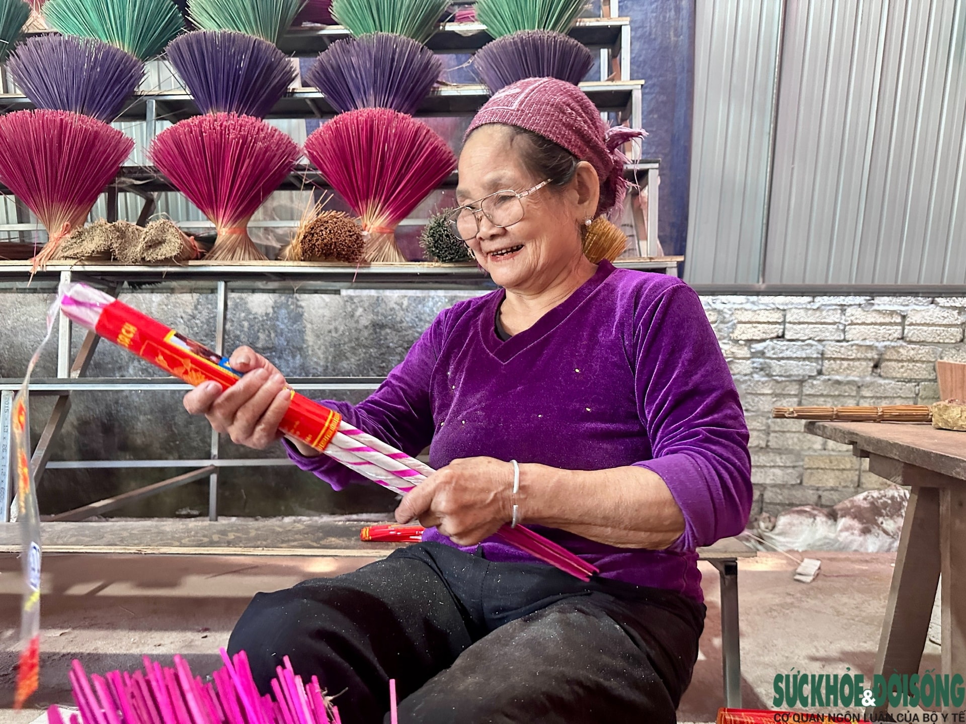 Giữ mùi Tết trong khói hương trầm- Ảnh 8. Giữ mùi Tết trong khói hương trầm- Ảnh 8.