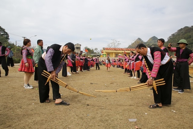 Mộc Châu khoác áo xuân: Trắng đồi mận, xanh đồi chè- Ảnh 8.