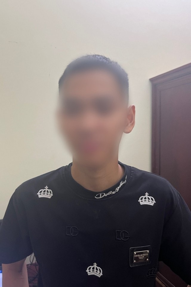 Nam thanh niên bị lộ hành vi đánh bạc trên điện thoại từ tin báo- Ảnh 1.