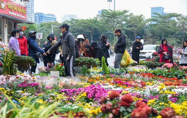 Miền Bắc nắng mạnh trước khi đón không khí lạnh- Ảnh 1.