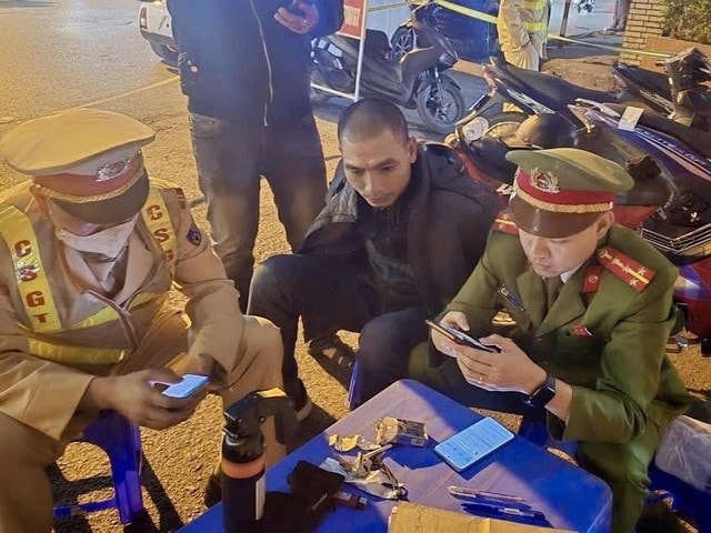 Vừa trộm xe xong đã bị công an tóm gọn- Ảnh 1.