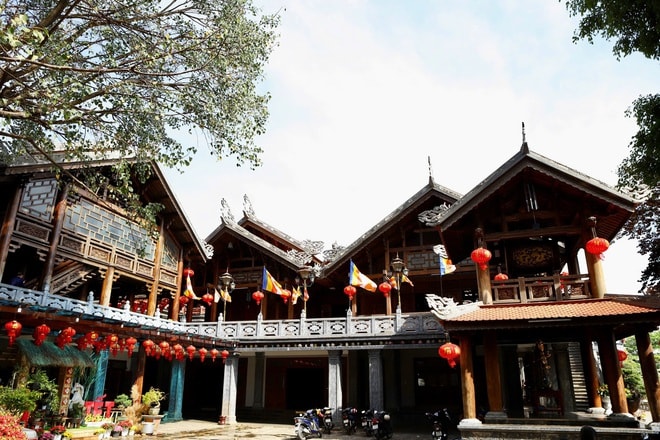 Rộn ràng chụp ảnh Tết tại ngôi chùa cuối cùng Việt Nam được phong Sắc tứ- Ảnh 7. Rộn ràng chụp ảnh Tết tại ngôi chùa cuối cùng Việt Nam được phong Sắc tứ- Ảnh 7.