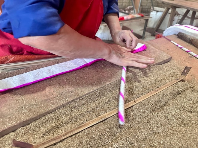 Giữ mùi Tết trong khói hương trầm- Ảnh 4. Giữ mùi Tết trong khói hương trầm- Ảnh 4.