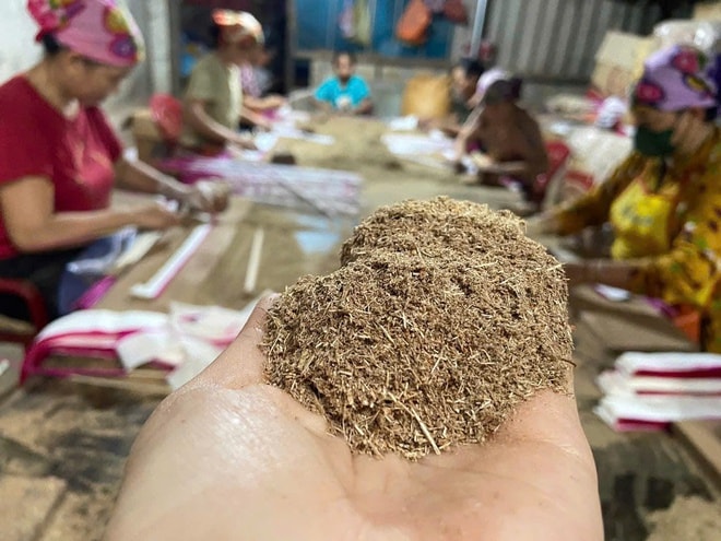 Giữ mùi Tết trong khói hương trầm- Ảnh 5. Giữ mùi Tết trong khói hương trầm- Ảnh 5.