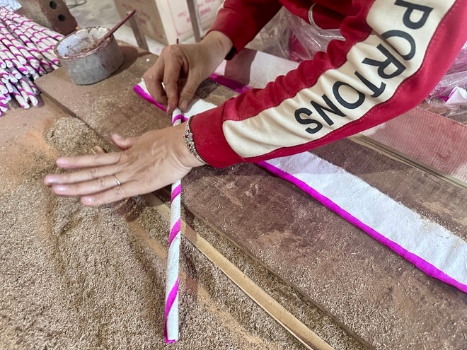 Giữ mùi Tết trong khói hương trầm- Ảnh 3. Giữ mùi Tết trong khói hương trầm- Ảnh 3.