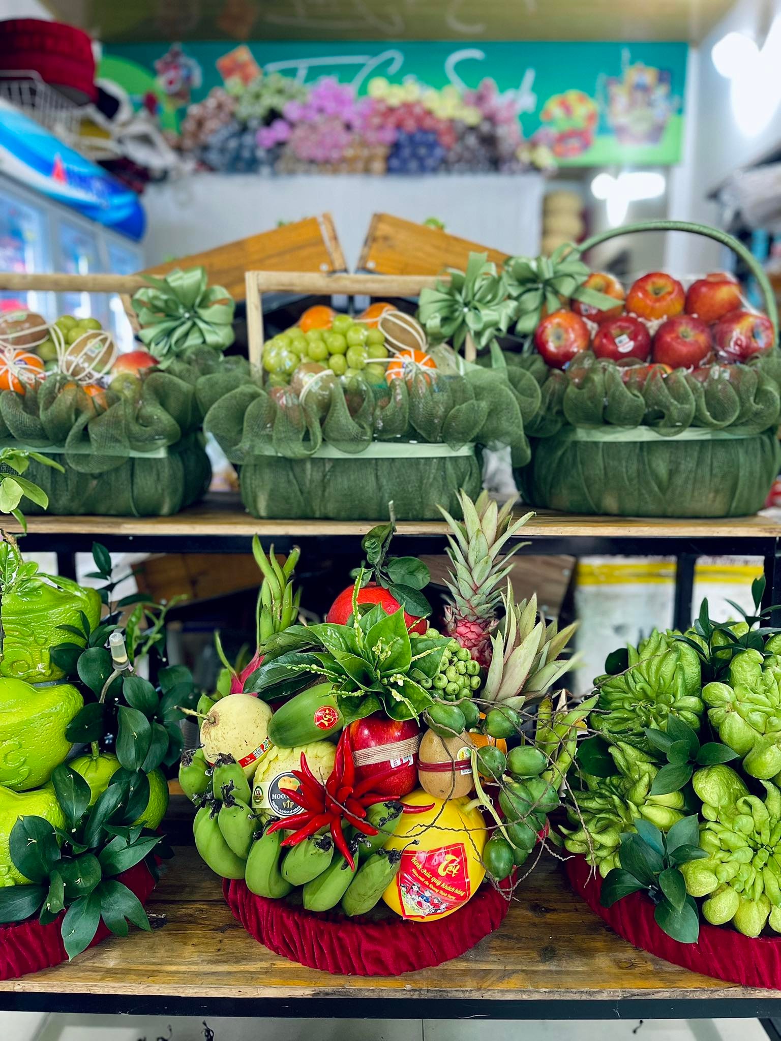 Mâm ngũ quả giá tiền triệu vẫn 'cháy hàng' dịp cận Tết 2026- Ảnh 1.