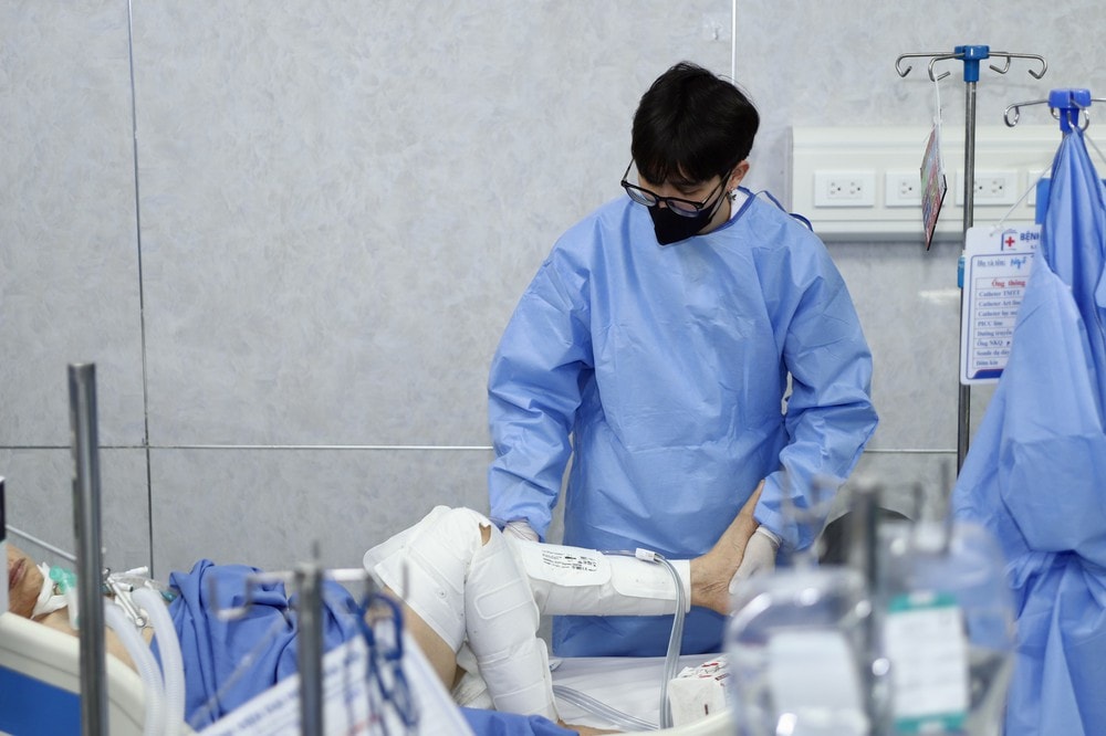 Tết bệnh viện (2): Giao thừa không náo nhiệt- Ảnh 17.