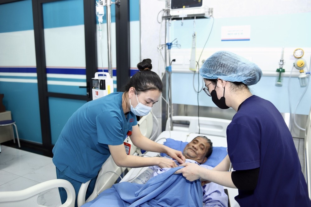 Tết bệnh viện (2): Giao thừa không náo nhiệt- Ảnh 19.