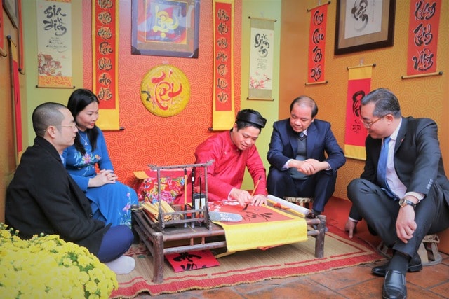 Khi những phong tục Tết cũ tìm lại chỗ đứng trong đời sống mới- Ảnh 2.